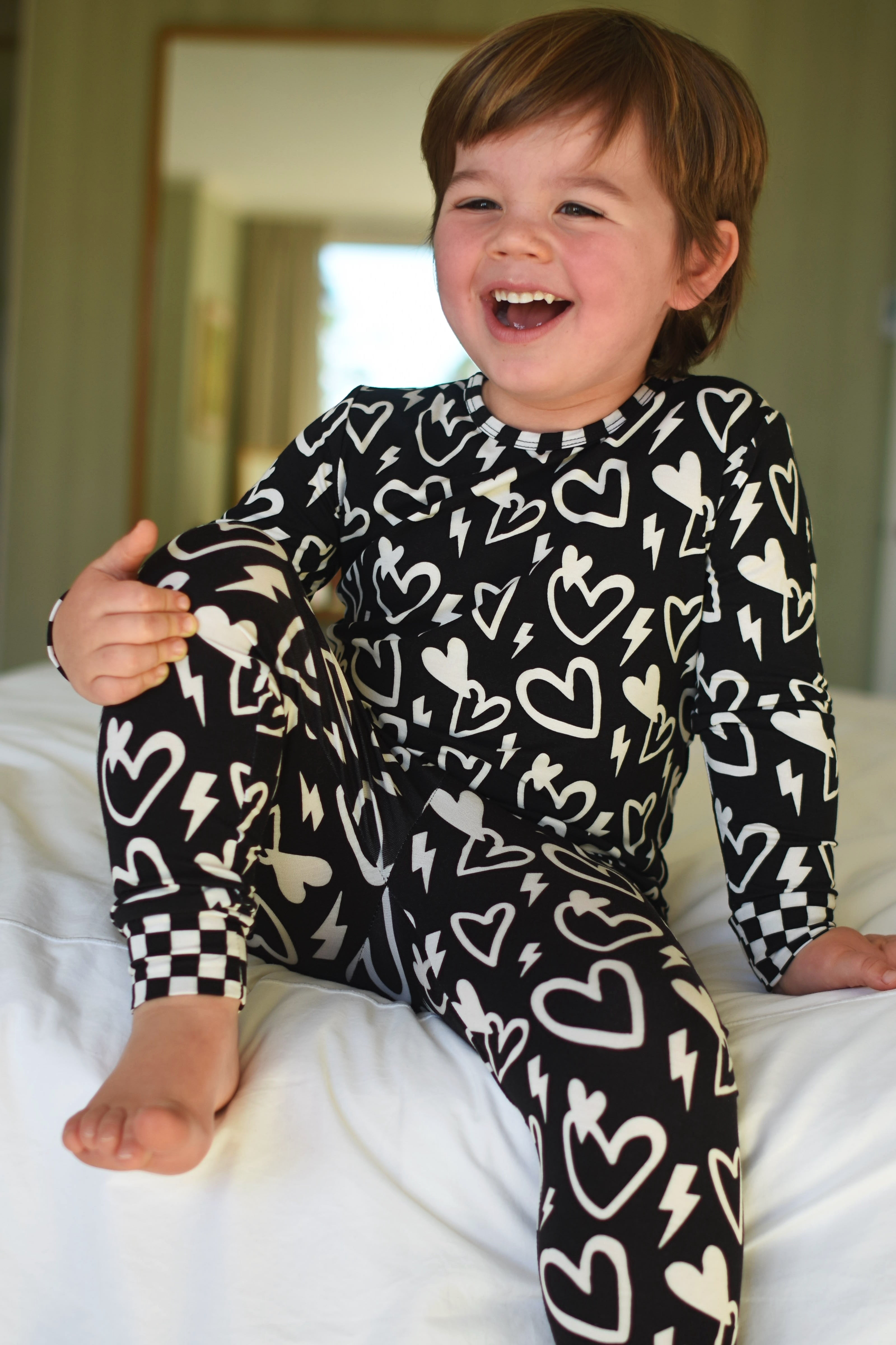 BW Hearts Bamboo Long Sleeve Pajamas