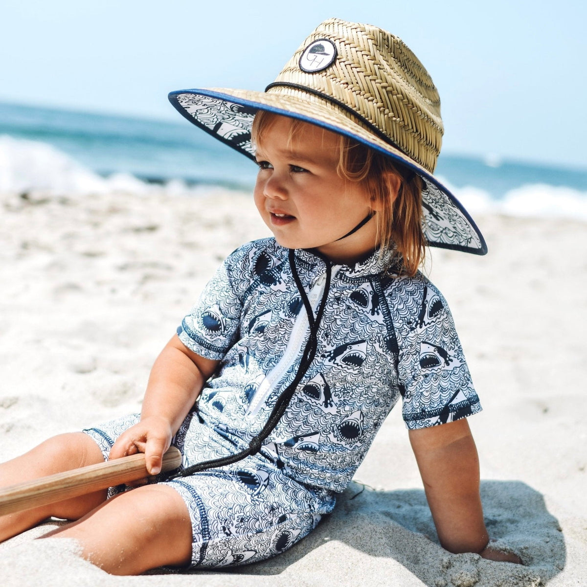 http://georgehats.com/cdn/shop/products/shark-straw-hat-787707.jpg?v=1650172326&width=1200