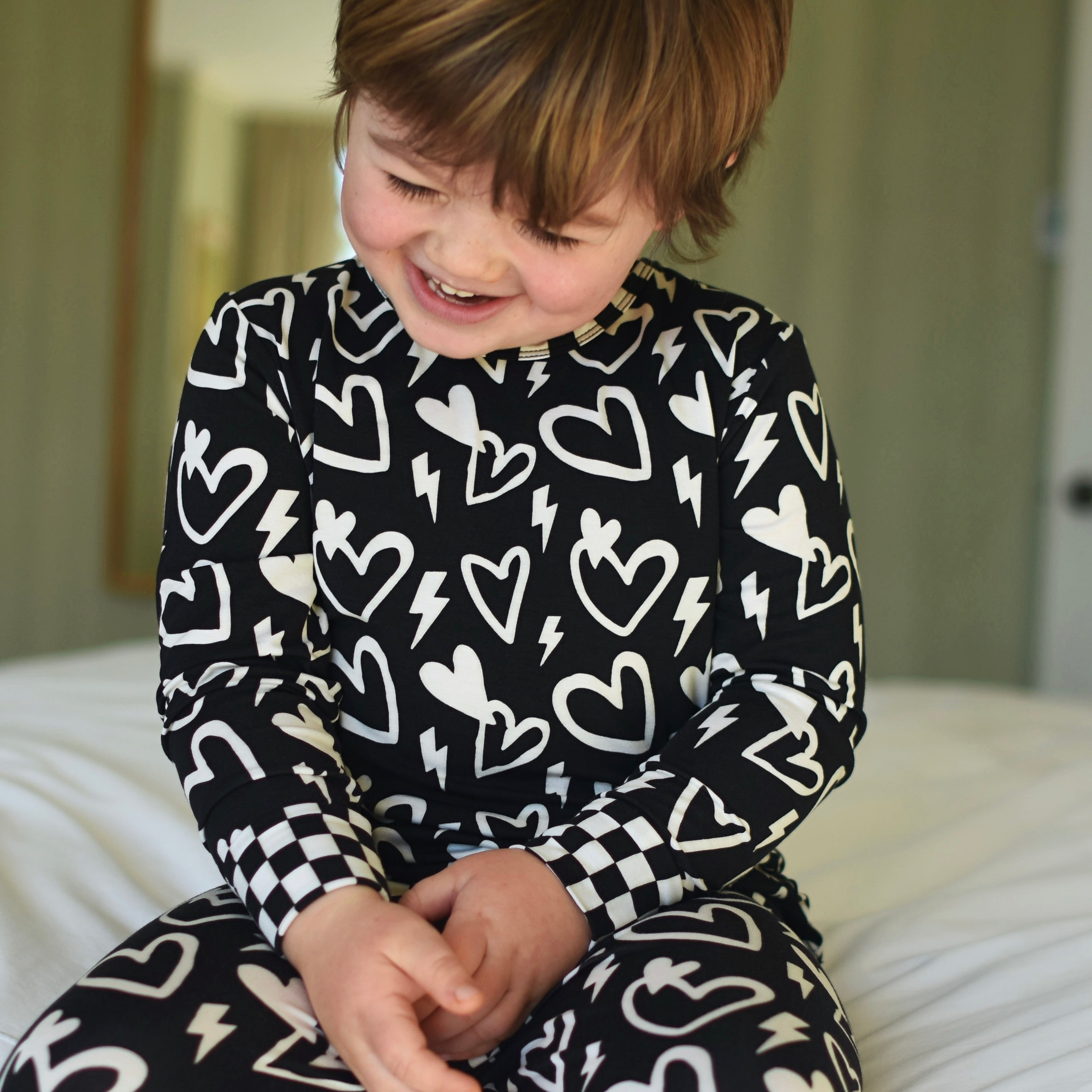 BW Hearts Bamboo Long Sleeve Pajamas