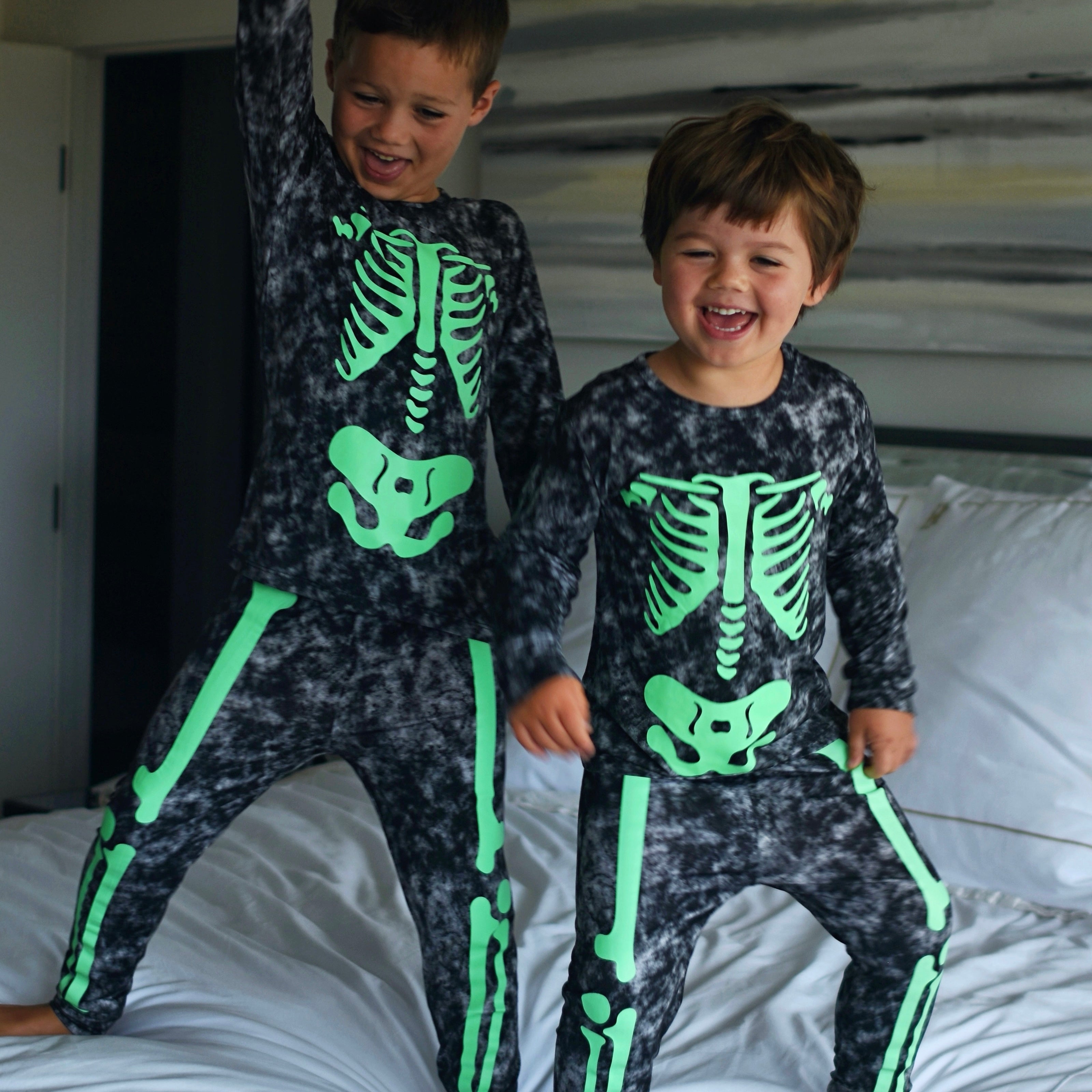 Glow in the Dark Tie-Dye Bamboo Long Sleeve Pajamas