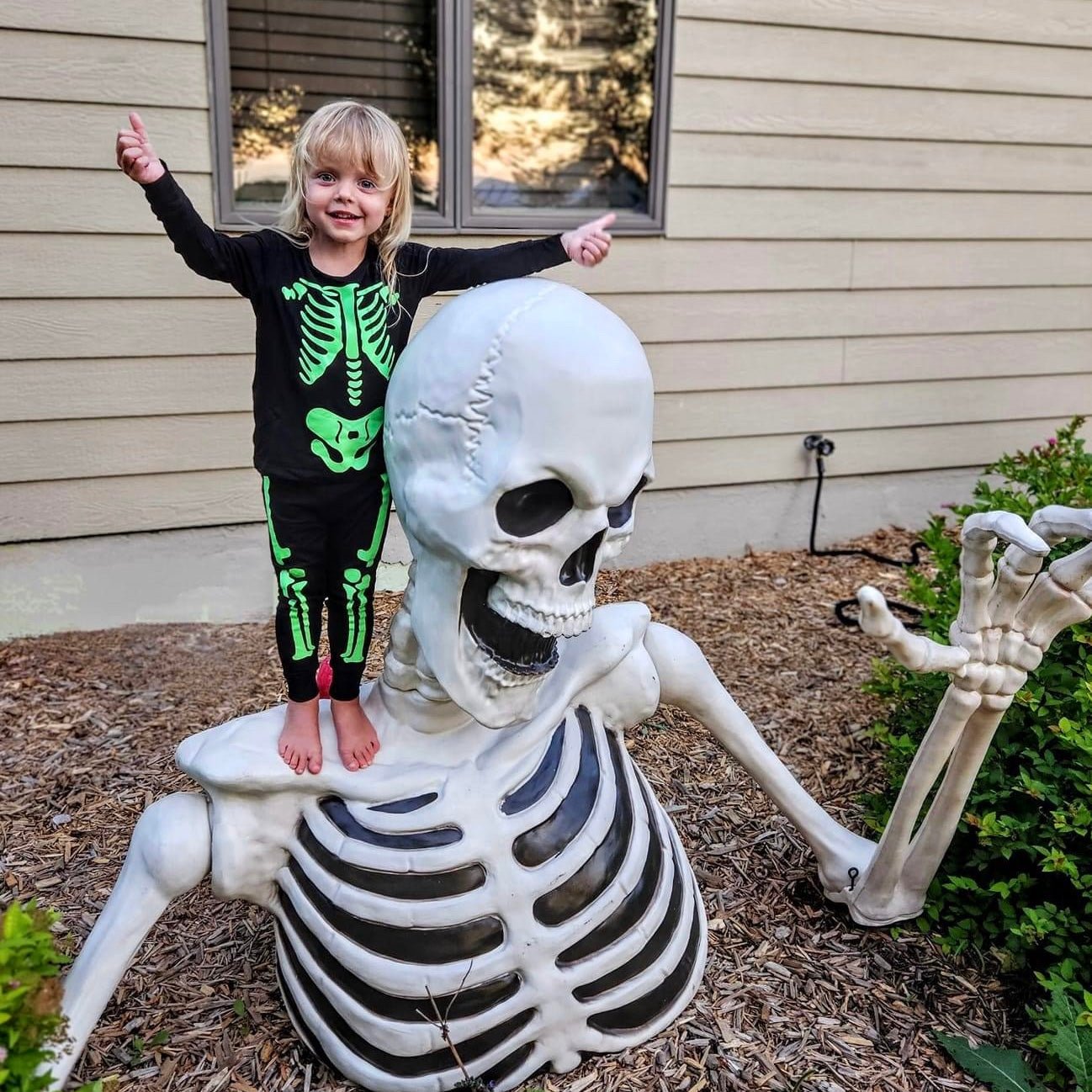 Neon Skeleton Bamboo Long Sleeve Pajamas - George Hats